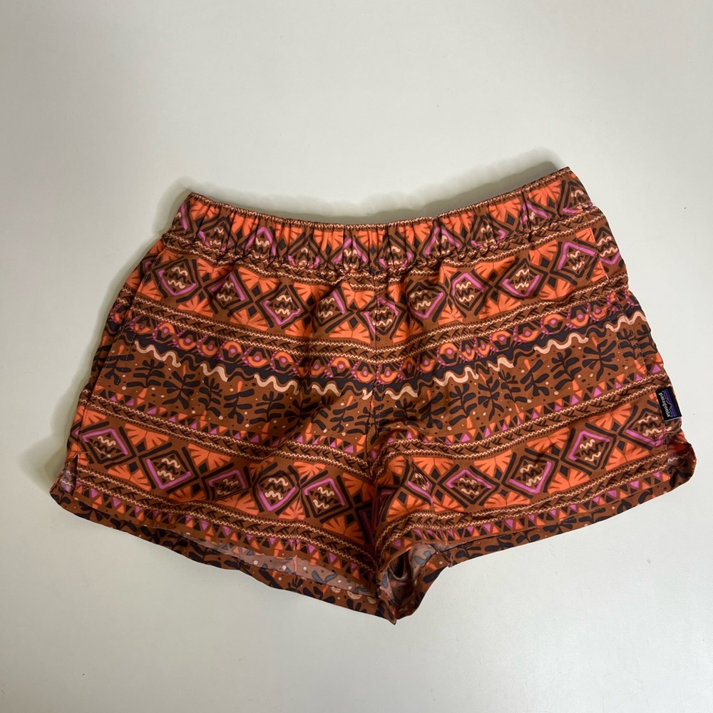 Patagonia Barely Baggies Women’s M Print Shorts Multicolor Geometric Inseam 2”